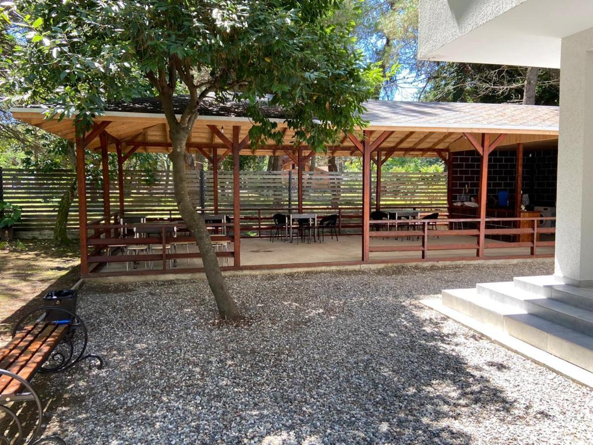 פיזונדה Hotel Apra מראה חיצוני תמונה