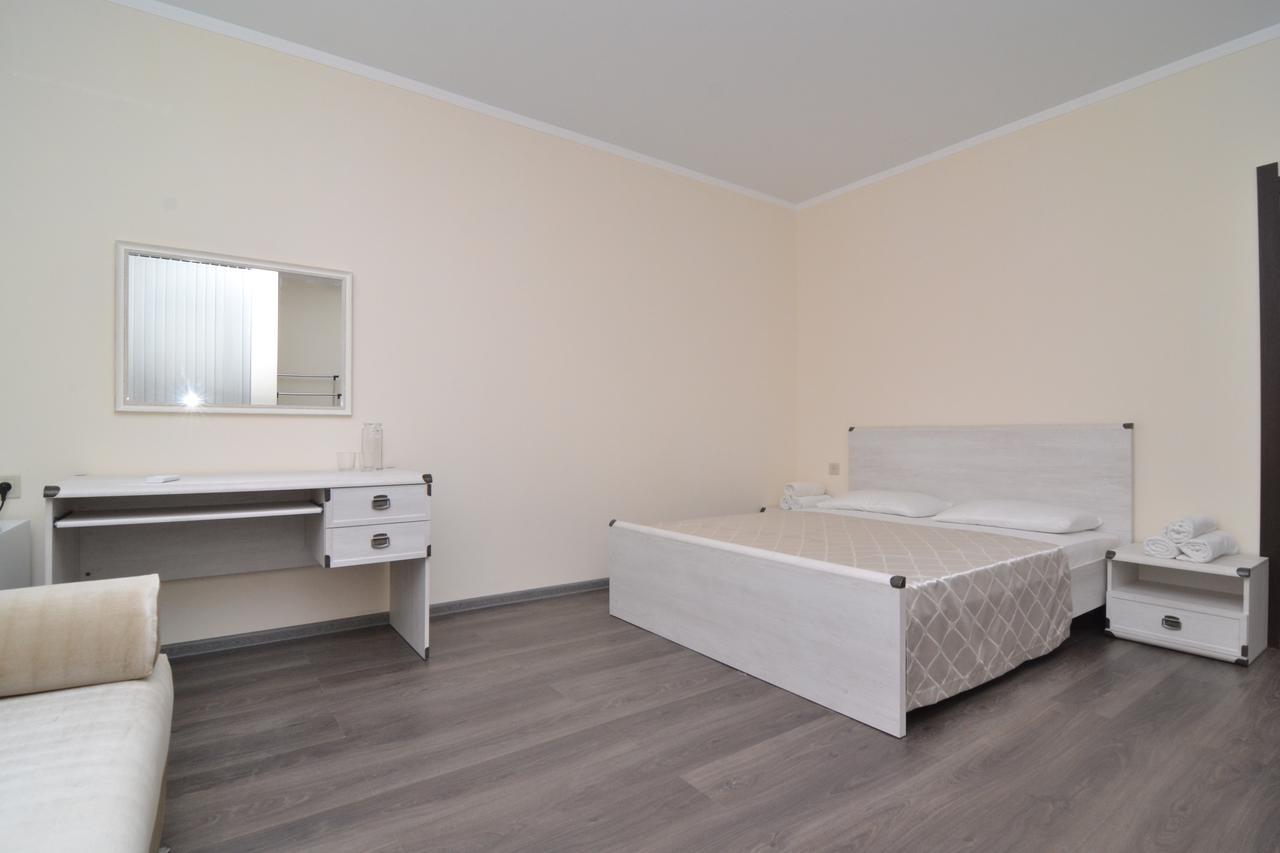 פיזונדה Hotel Apra מראה חיצוני תמונה