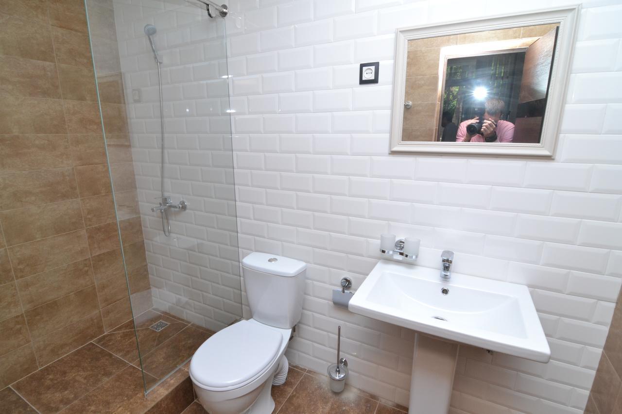 פיזונדה Hotel Apra מראה חיצוני תמונה