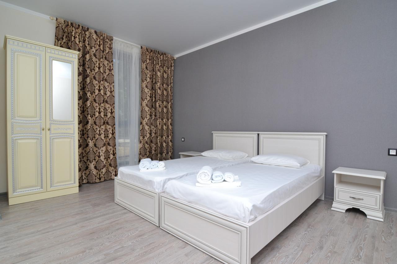 פיזונדה Hotel Apra מראה חיצוני תמונה