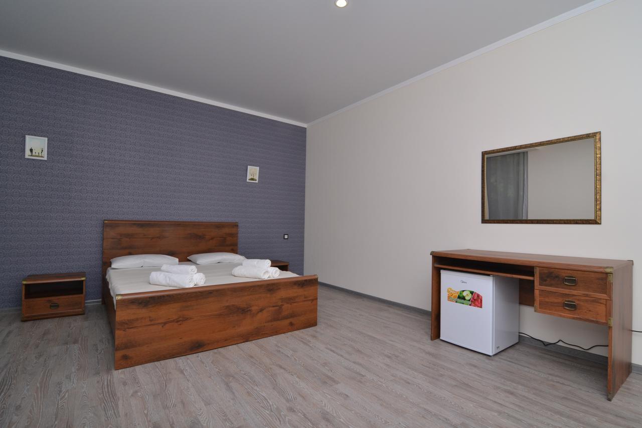 פיזונדה Hotel Apra מראה חיצוני תמונה