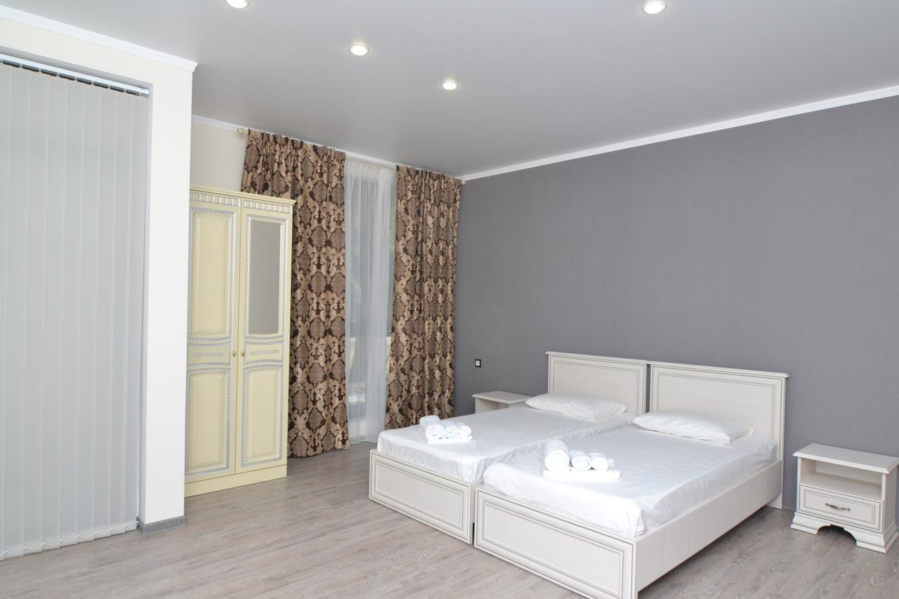פיזונדה Hotel Apra מראה חיצוני תמונה