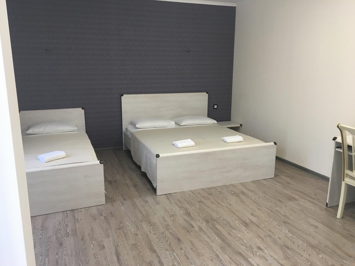 פיזונדה Hotel Apra מראה חיצוני תמונה