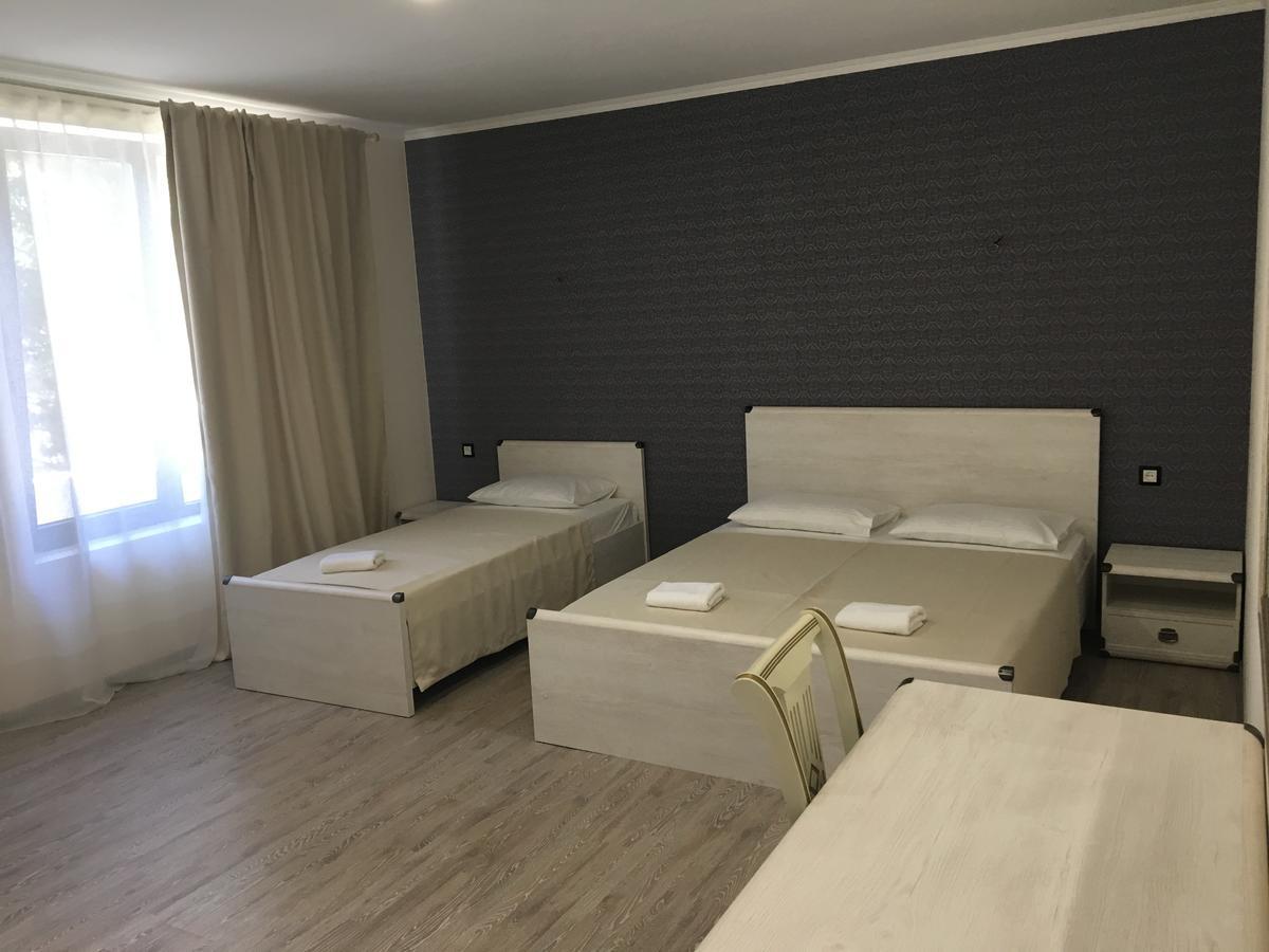 פיזונדה Hotel Apra מראה חיצוני תמונה