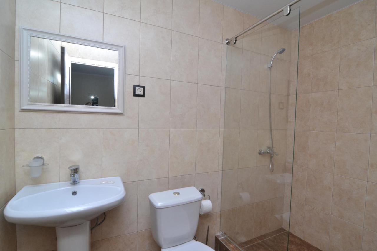פיזונדה Hotel Apra מראה חיצוני תמונה